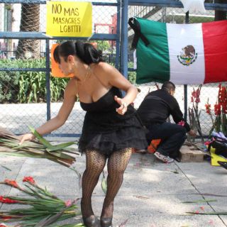 Homosexuales en México honran a víctimas de ataque en Orlando