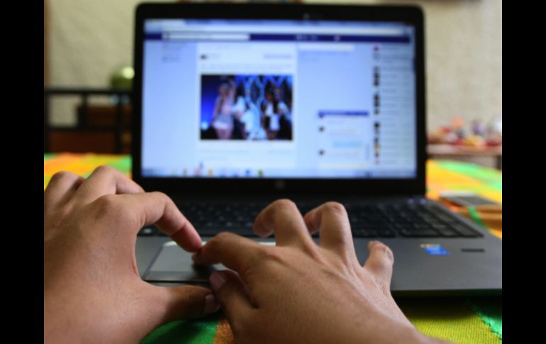 Wallace enviaba mensajes que engañaban a los usuarios de la red social para que proporcionaran sus contraseñas. EL INFORMADOR / ARCHIVO