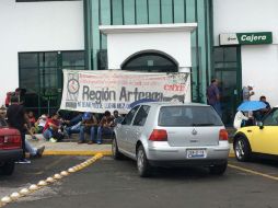 Como parte de sus movilizaciones en contra de la reforma educativa, los docentes bloquean el pago a sus compañeros. SUN / JMA