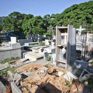 Profanan tumba de ex presidente de Venezuela, Rómulo Gallegos