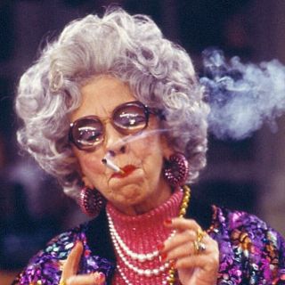 Muere la 'abuela Yetta' de 'La Niñera'