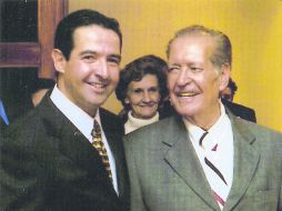 Alejandro Rodríguez Aceves con su papá Palemón Rodríguez Gómez. ESPECIAL /