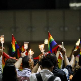 Obama llega a Orlando para honrar a víctimas de masacre