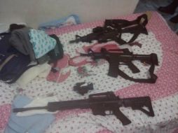Las armas, droga y equipo asegurado fue puesto a disposición del Ministerio Público. ESPECIAL / Fiscalía