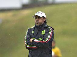 El técnico opina que los jugadores deberían tener la libre decisión de contratarse donde quisieran, para que la regla funcione. MEXSPORT / ARCHIVO