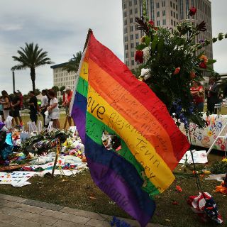 Organización LGBT de EU pide medidas contra violencia con armas