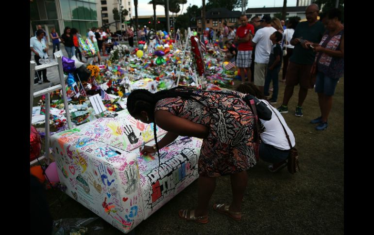 Las despedidas comenzaron el miércoles con el velatorio de un vendedor de 40 años también puertorriqueño. AFP / S. Platt