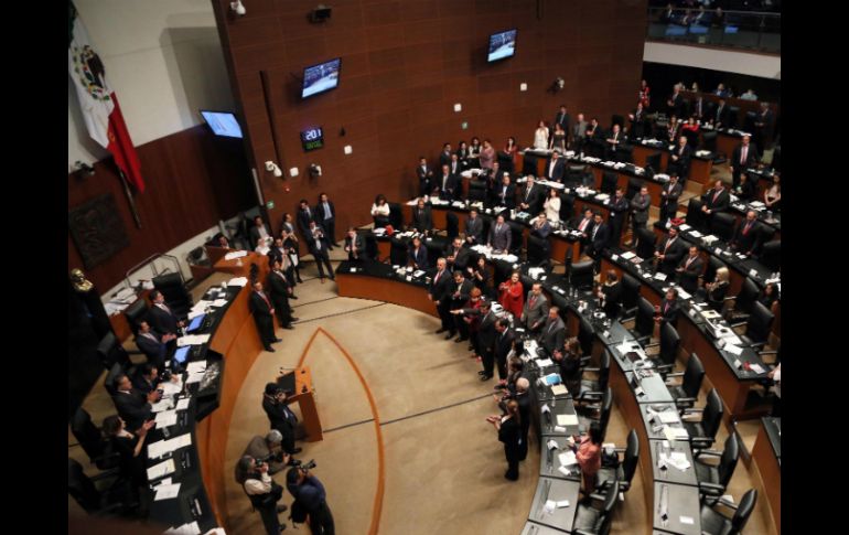 El presidente del Senado, Roberto Gil cerró la sesión extraordinaria del pleno que abrió este jueves. SUN / ARCHIVO