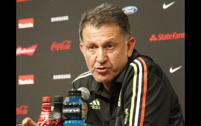 'La clave de este partido es sostener mejor la pelota e imponer el predominio del tercio del terreno hacia adelante', dijo Osorio. EFE / S. Szeto