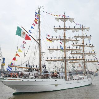 Buque Escuela Cuauhtémoc arriba a Hamburgo