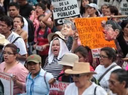 Los profesores disidentes ocuparon las plazas comerciales Cristal y Sol. EFE / S. Gutiérrez