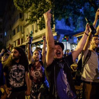 Protestan en Turquía por ataque a seguidores de Radiohead