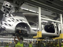 Un hombre cayó a una alcantarilla de la armadora, y dos que trataron de ayudar cayeron también en ella. NTX / ARCHIVO