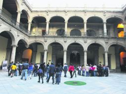 Sede. El edificio de la Antigua Escuela de Medicina recibirá algunas obras teatrales. NTX /