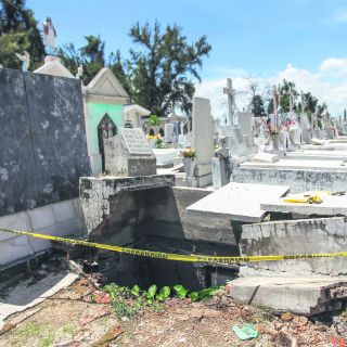 Abogan por la recuperación de las criptas abandonadas