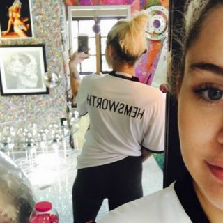 Miley Cyrus confirma romance con Liam Hemsworth