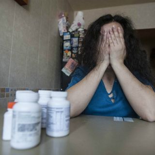 Investigan beneficios de antidepresivos en menopausia anticipada