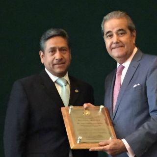 Hoteleros reconocen a autoridades por promoción turística