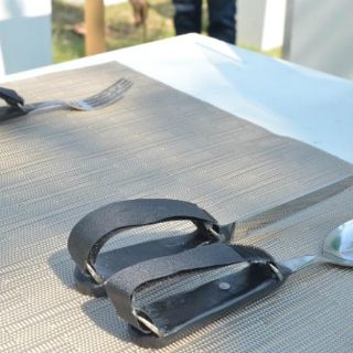 Estudiante diseña cubiertos para personas con discapacidad