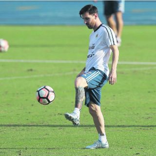 EU, descansado contra Messi
