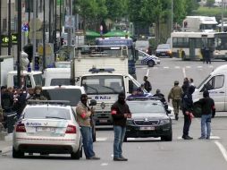 Los peatones pueden circular nuevamente en torno al centro comercial City 2. AP /