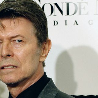 Subastarán un mechón de pelo de David Bowie