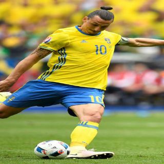 Zlatan Ibrahimovic anuncia su retiro internacional tras la Euro