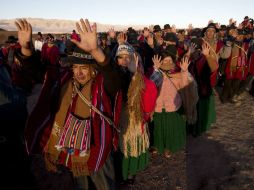Los aymaras llaman a la celebración Willka Kuti (regreso del Sol)  en Tiwanacu, lugar donde miden el tiempo y realizan ofrendas. AP / J. Karita
