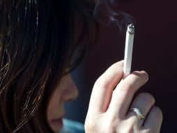 Fumar, tomar bebidas alcohólicas o bebidas demasiados calientes pueden ser factores promotores del padecimiento. EL INFORMADOR / ARCHIVO