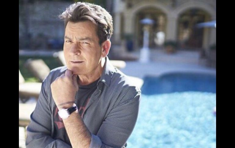 Desde ahora sólo podemos movernos hacia adelante, confiesa Charlie Sheen en entrevista. INSTAGRAM / charliesheen