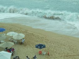 Señalan en comunicado que durante el día se presentarán olas de entre dos y 2.5 metros de altura. Piden tomar precauciones. NTX / ARCHIVO