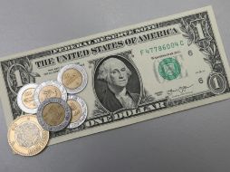 El dólar mantiene tendencia al alza frente a la mayoría de monedas; los mercados continúan a la espera de los resultados del Brexit. NTX / ARCHIVO