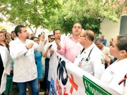 Los médicos llegaron hasta las instalaciones de la Secretaría de Salud del Estado. TWITTER / @saludjalisco