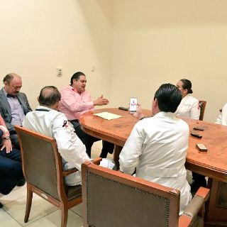 Cruces Mada dialoga con médicos de movimiento #YoSoy17