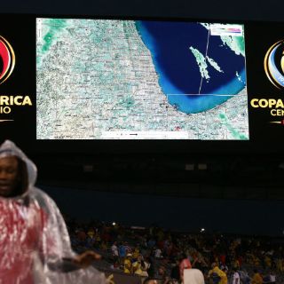 Suspenden segundo tiempo Colombia-Chile por tormenta