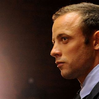 Pistorius dice que su novia querría verle en libertad