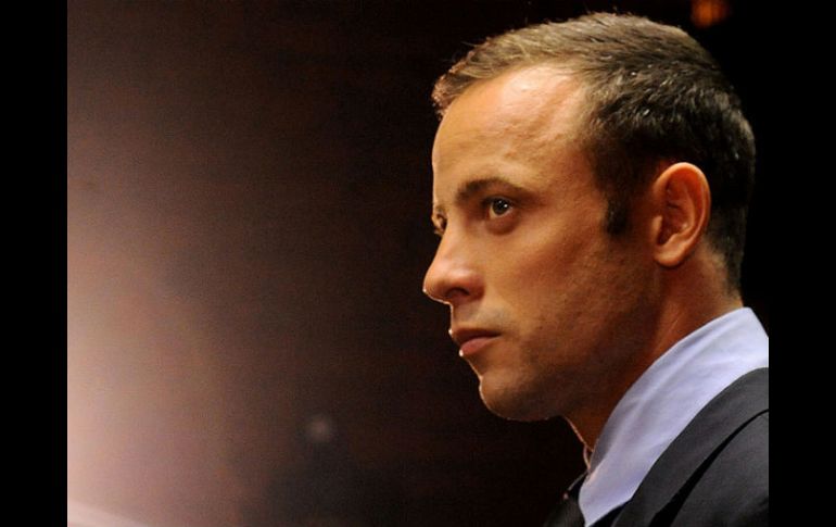 Pistorius asegura que pensó que había entrado un intruso en su casa; por eso decidió atacar. AP / ARCHIVO