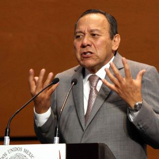 Zambrano celebra veto de Ley 3de3 para particulares