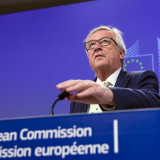 La UE urge a Reino Unido a iniciar negociación de salida