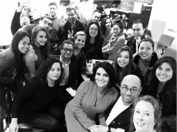 'El Payaso Tenebroso' agradece a su equipo de trabajo, colaboradores y al público por los seis años al aire. TWITTER / @IngridBrans_