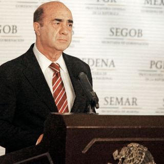 Murillo Karam niega acusaciones de tráfico de influencias