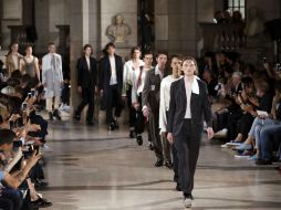 Margiela cuestiona los lugares comunes que definen al hombre para la temporada primavera-verano 2017. AFP / F. Guillot