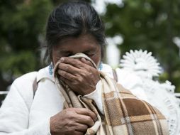 Entre llantos, Rutilia Santiago Cruz, madre de un joven de 21 años, pide justicia. EFE / M. Martínez