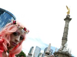 La comunidad LGBTTTI y otros grupos que apoyan el movimiento se reúnen en el Ángel de la Independencia. NTX / ARCHIVO