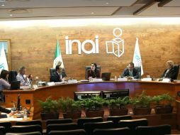 Comisionados del INAI exponen que la cobertura de seguridad social resulta indispensable para los jornaleros agrícolas. NTX / ARCHIVO