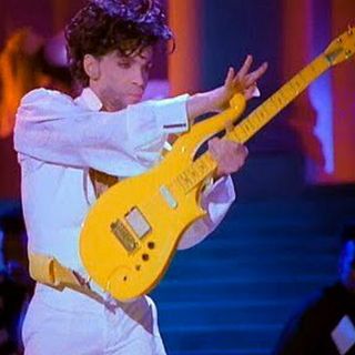 Guitarra de Prince es vendida en casi 140 mil dólares