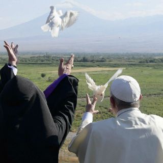 El Papa y el patriarca armenio denuncian persecución religiosa