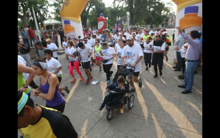 Las principales calles del municipio y por la zona arqueológica de los Guachimontones fueron el escenario de la carrera. EL INFORMADOR / R. Tamayo