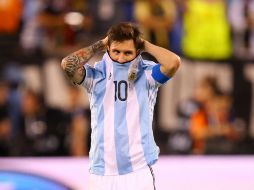 Me duele mucho no ser campeón con Argentina, me voy sin poder conseguirlo, señaló el futbolista. AFP / M. Stobe