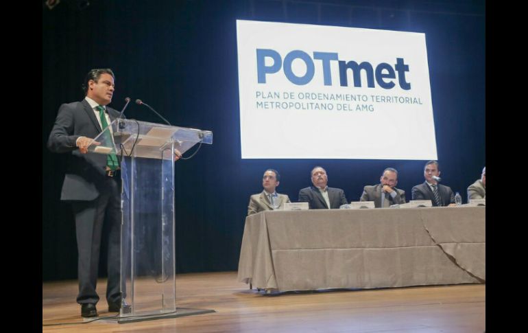 El gobernador del Estado de Jalisco, Aristóteles Sandoval Díaz pide a todos los munícipes a que cumplan con el POTmet. TWITTER / @AristotelesSD